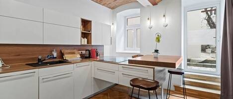 Fridge, microwave, oven, stovetop