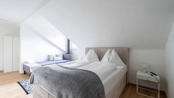 Schreibtisch, Bügeleisen/Bügelbrett, WLAN, Bettwäsche