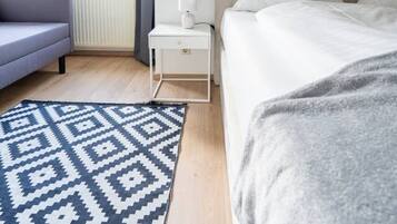 Desk, iron/ironing board, WiFi, bed sheets