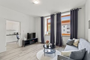 TV - FarawayHomes Studio St. Michael #5 (Liesingtal)