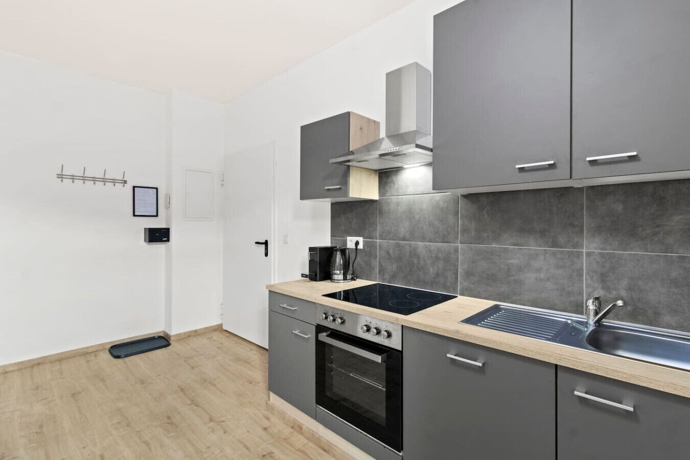 Kühlschrank, Ofen, Herdplatte, Geschirrspüler