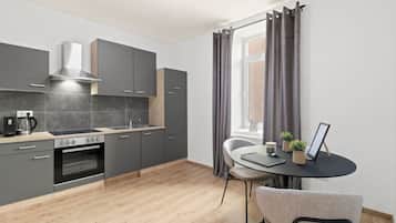 Kühlschrank, Ofen, Herdplatte, Geschirrspüler