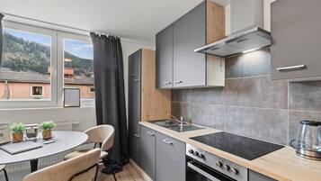 Kühlschrank, Ofen, Herdplatte, Geschirrspüler