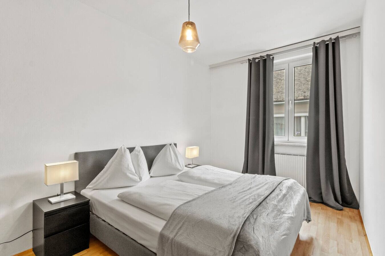 Desk, iron/ironing board, WiFi, bed sheets