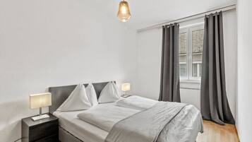 Desk, iron/ironing board, WiFi, bed sheets