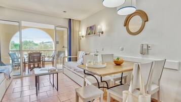 Apartment | Dining