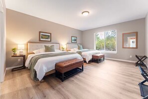 5 slaapkamers, een strijkplank/strijkijzer, wifi, beddengoed