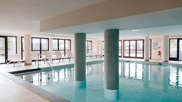 Apartment | Pool | Indoor pool, outdoor pool