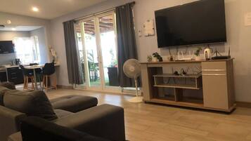 Bungalow, 2 Bedrooms, Private Pool | Living room