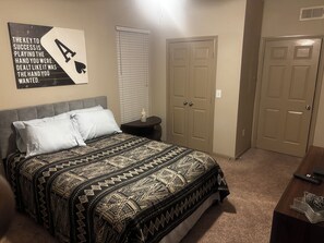 2 bedrooms, WiFi, bed sheets, wheelchair access - 2-bedroom apartment in charming Houston with AC and fitness room (Houston)