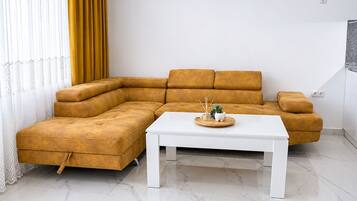 Apartment, Garden View | Living area