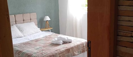Iron/ironing board, WiFi, bed sheets