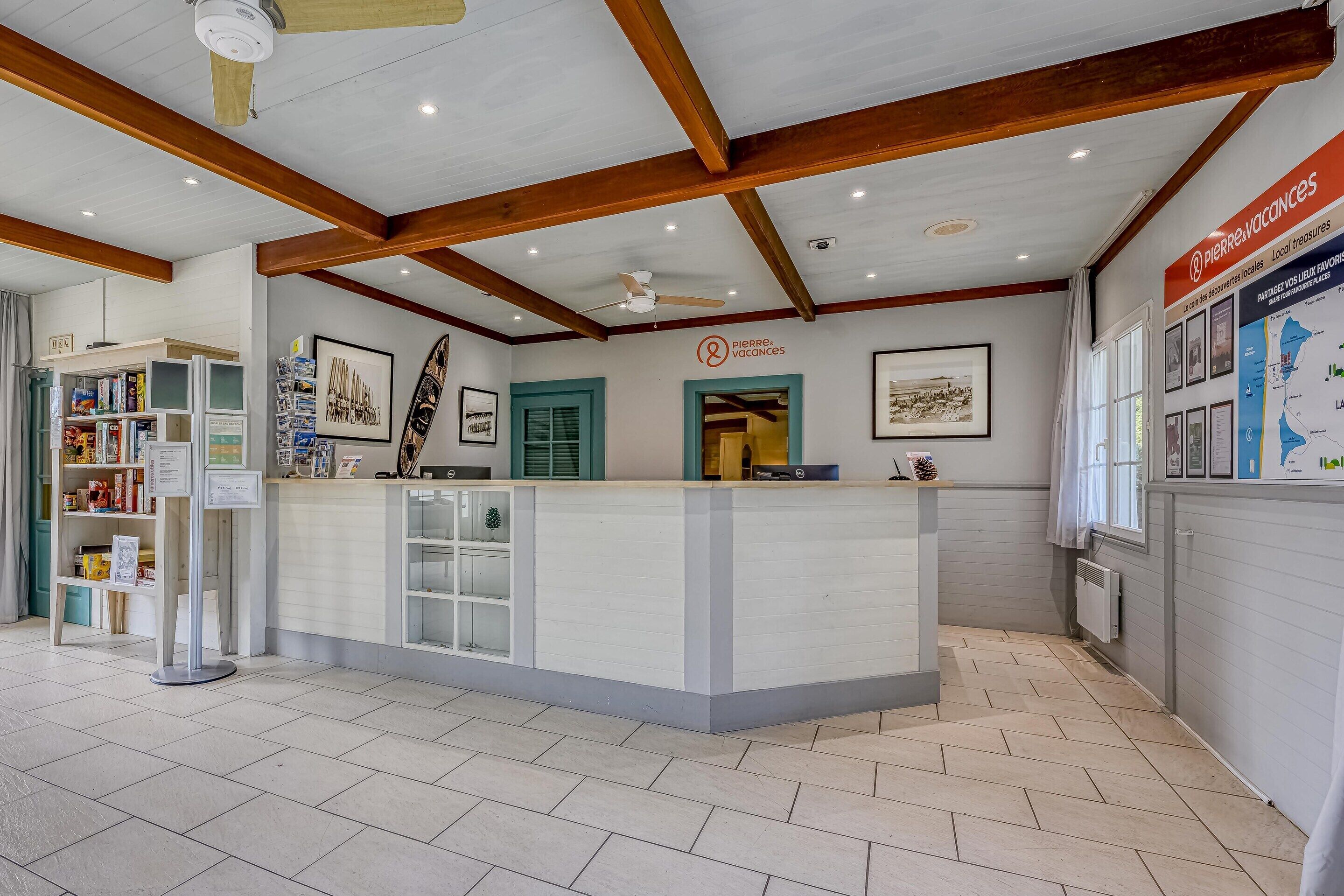 Apartment | Reception
