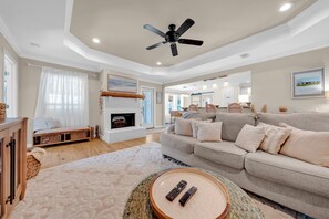 Smart TV, fireplace, video games - Fairhope Coastal Cottage I Pool, Game Room & Coastal Charm (Fairhope)