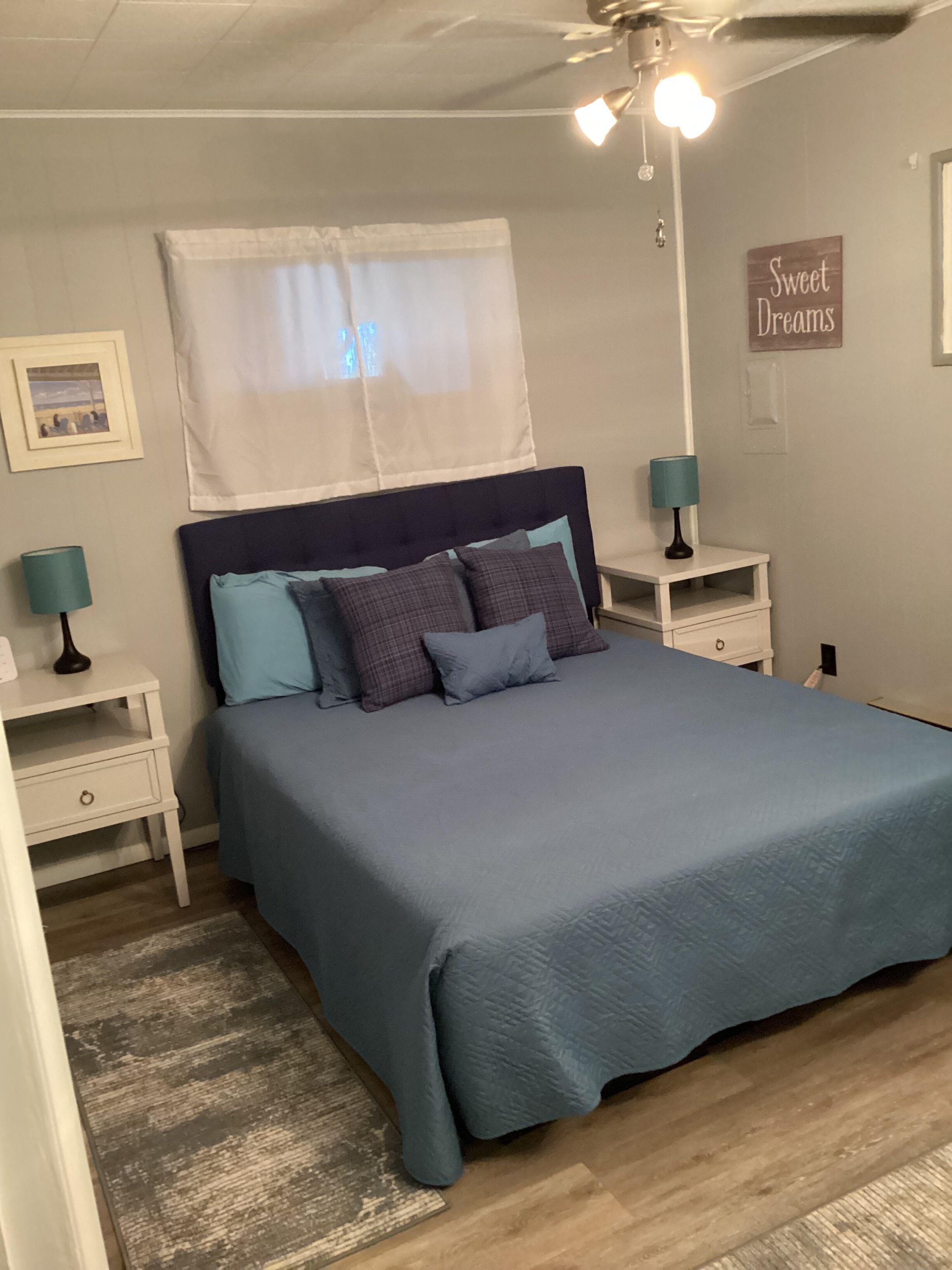2 bedrooms, bed sheets