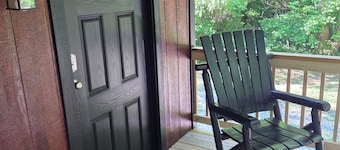 Enchanting 1-bedroom off grid cabin surrounded by Wayne National Forest.