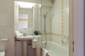 Apartment | Bathroom - Scenic Mountain View Apartment for 2 (Font-Romeu-Odeillo-Via)