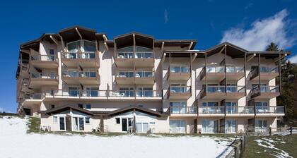 Scenic Mountain View Apartment for 2