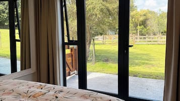 2 bedrooms, iron/ironing board, travel crib, free WiFi