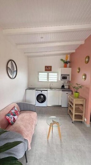 Interior - Bungalow NANA - Comfort, calm and private terrace near CHU and airport (Les Abymes)