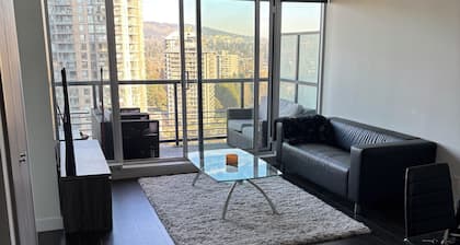 Brentwood Getaway 1 bedroom with amazing views