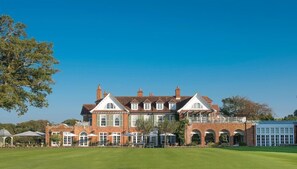 Exterior - Chewton Glen Hotel and Spa (New Milton)