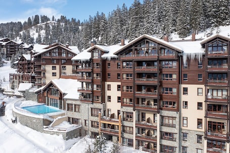 Aesthetic 4-person Alpine Sanctuary