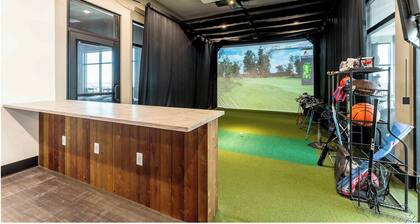 Landing | Modern 2BD, Rooftop Lounge, Gym