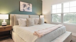 Desk, iron/ironing board, WiFi, bed sheets - Landing | Stunning 1BD, Gym, Clubhouse (Orlando)