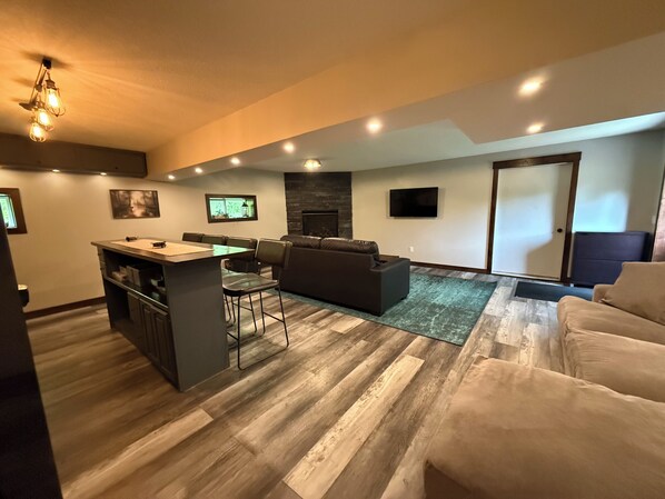 Living area - Spacious villa in Cannon Falls on a scenic river with nature views. (Cannon Falls)
