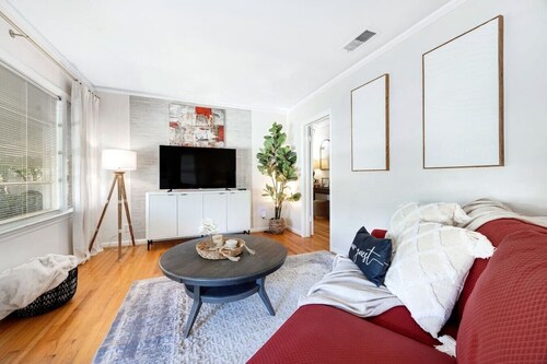 Midtown Luxury | 10 min to Ft. Benning