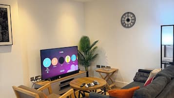 Apartamento, 2 quartos, acessível, para fumantes | Sala de estar
