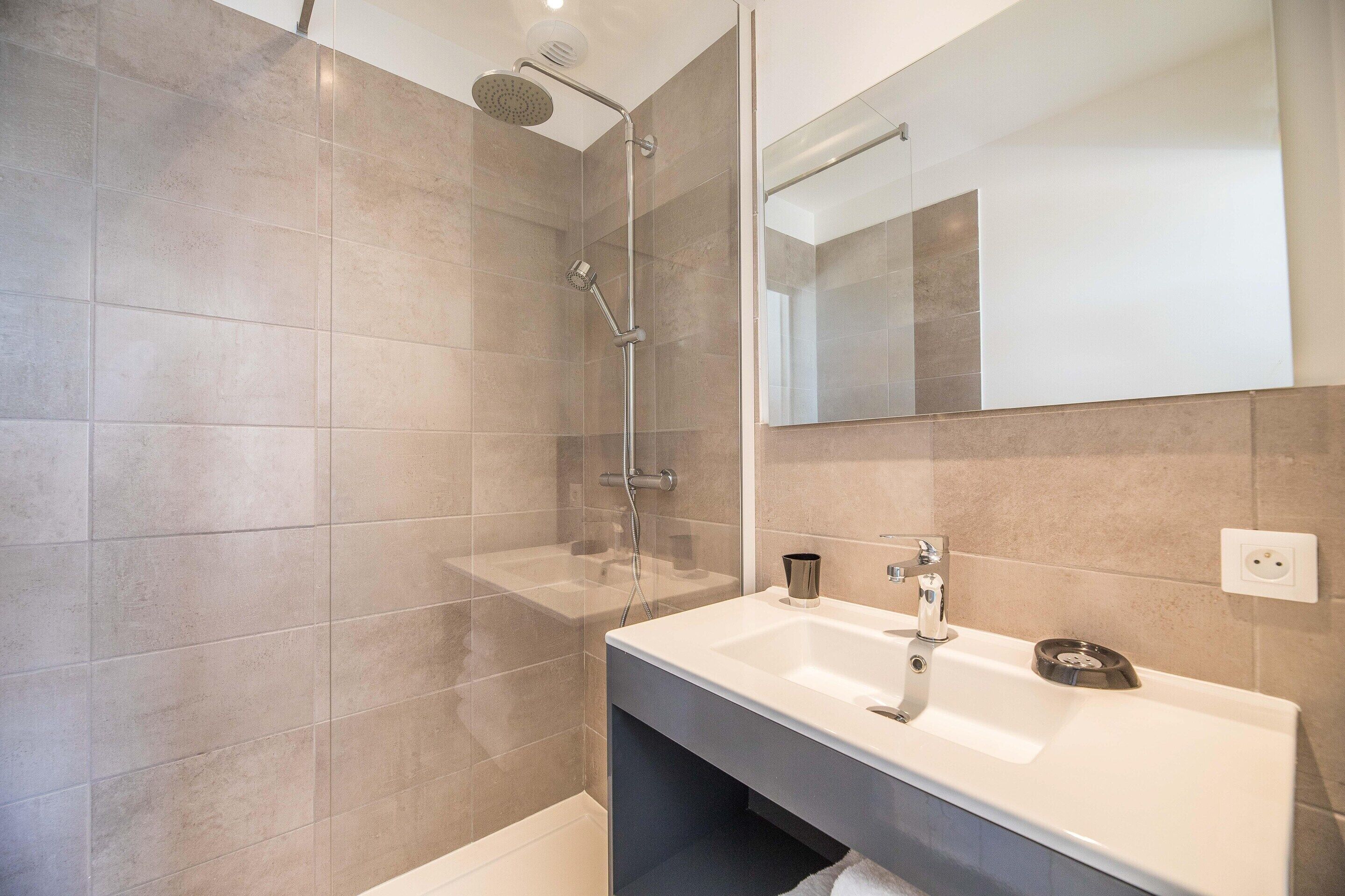 House | Bathroom