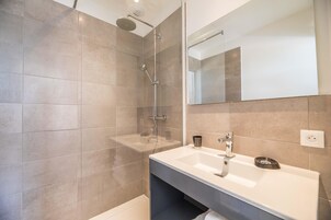 House | Bathroom