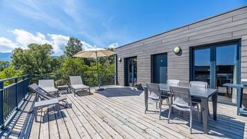 House | Outdoor dining