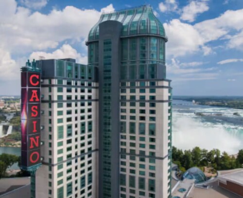 Spacious Getaway Stay w/ 4BR & 3BA| Niagara Falls