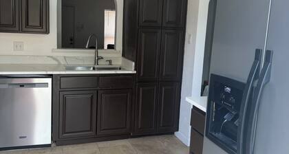 2 bedroom apartment in gated community with a beautiful Mountain View,