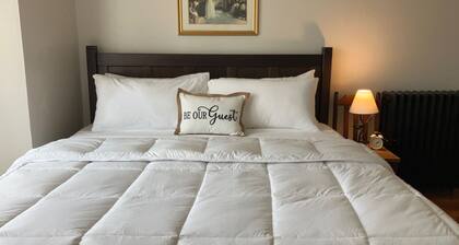 Dolores’ Quarters — Spacious 2‑Story Private Suite in Central Lehighton