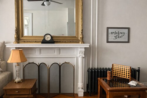Dolores’ Quarters — Spacious 2‑Story Private Suite in Central Lehighton