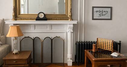 Dolores’ Quarters — Spacious 2‑Story Private Suite in Central Lehighton