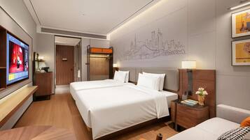 Minibar (free items), in-room safe, blackout drapes