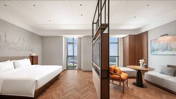 Basic Triple Room | Free minibar, in-room safe, blackout drapes