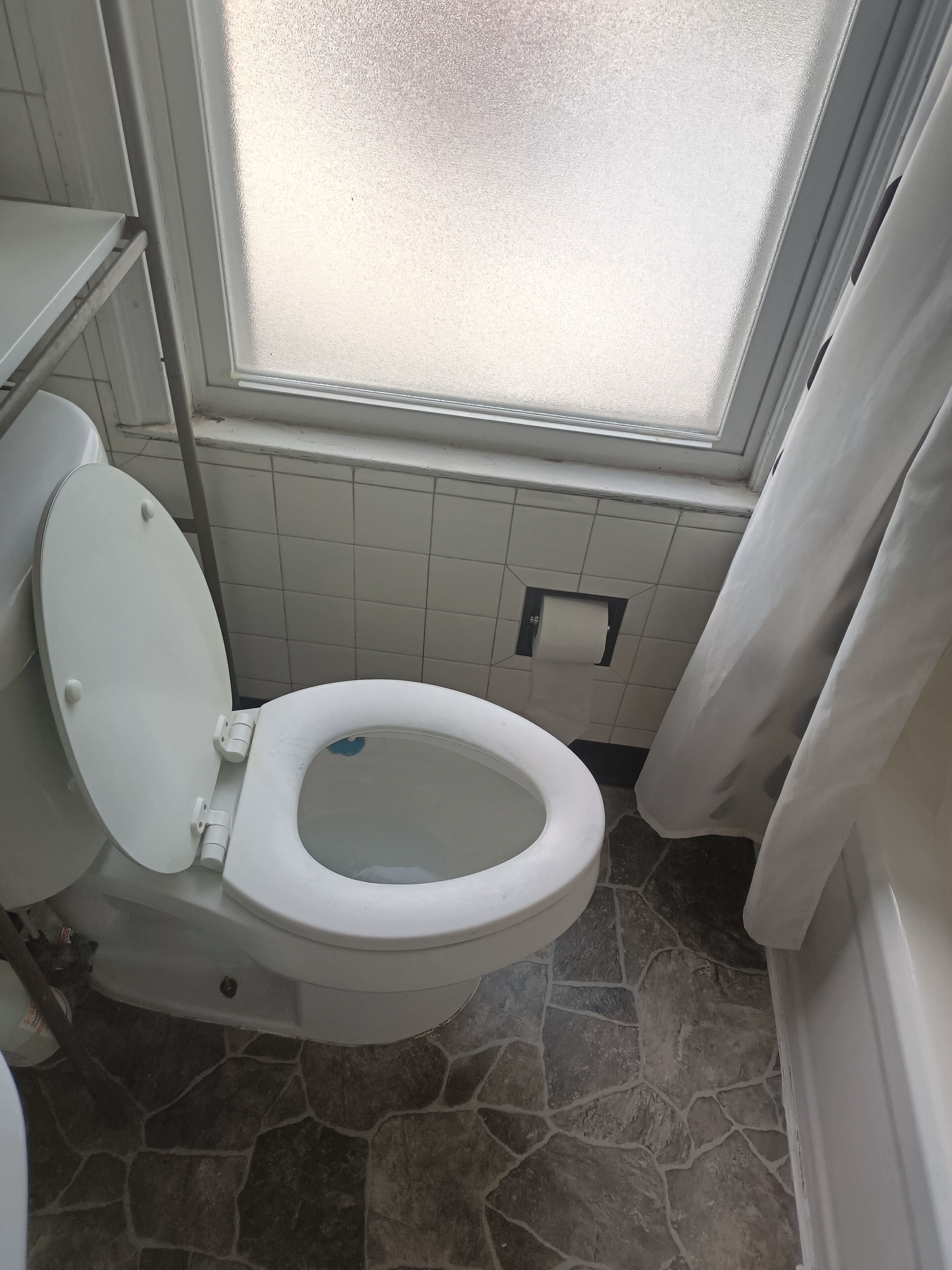 Hårføner, håndklær, såpe og toalettpapir