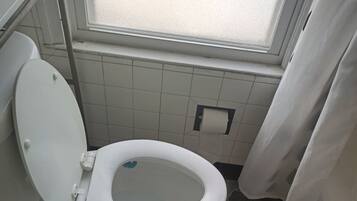 Hårføner, håndklær, såpe og toalettpapir