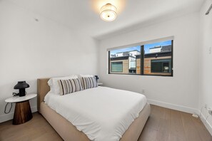 3 bedrooms, free WiFi, bed sheets