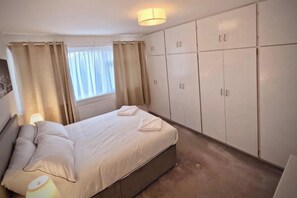 Room - House Sleeps 5 with Enclosed Garden (Newcastle upon Tyne)