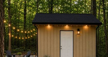 Serene studio with small AC in beautiful Appling, GA perfect low cost getaway.
