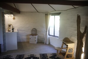 Interior - Eco-Earth Home Near Yosemite & Bass Lake – The Boukarou Escape (Oakhurst)