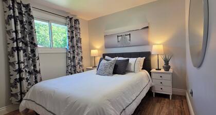 Stylish, Spacious Home close to Trails & Amenities