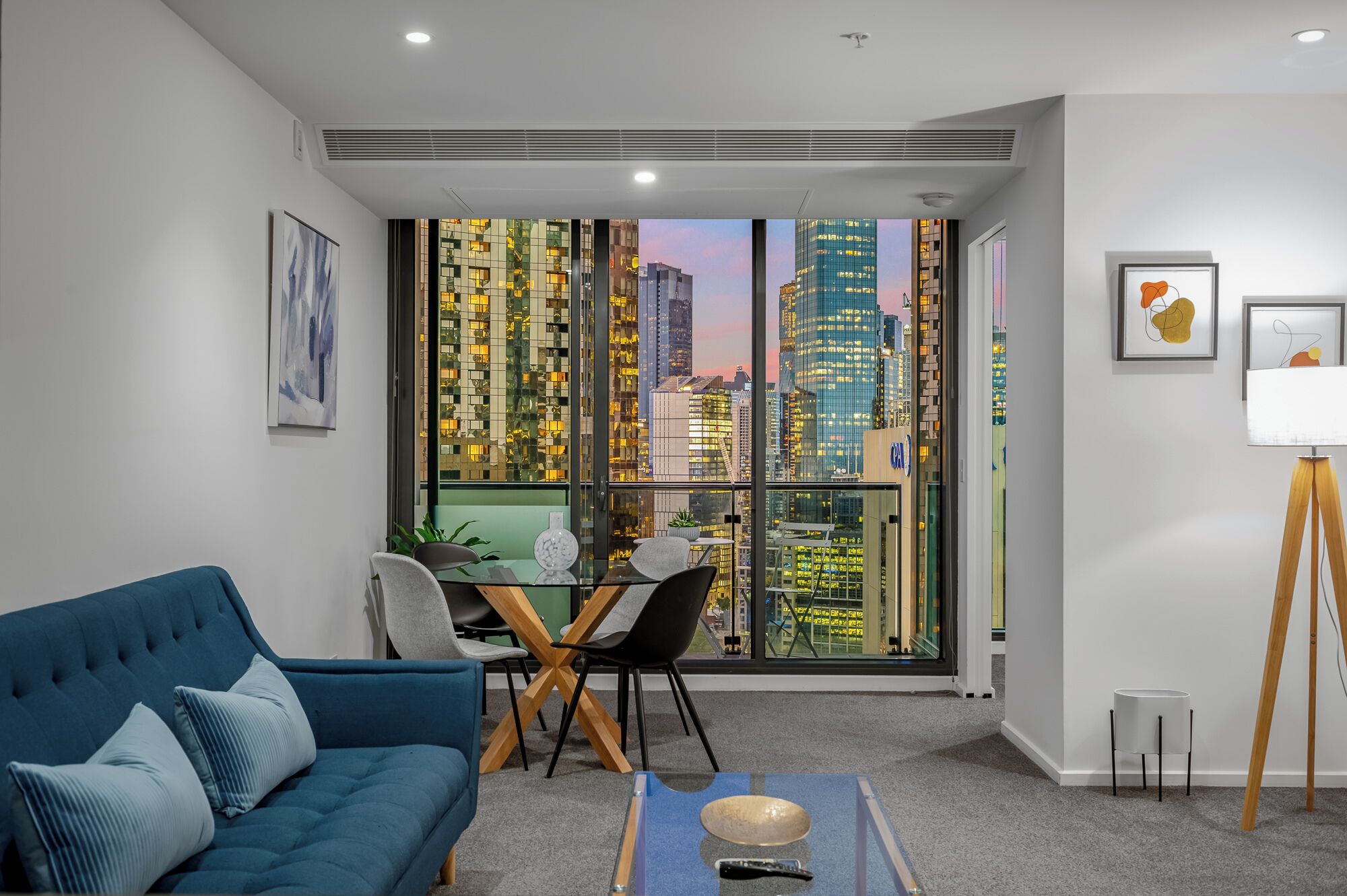 Deluxe Apartment, Balcony, City View | Soundproofing, iron/ironing board, free WiFi